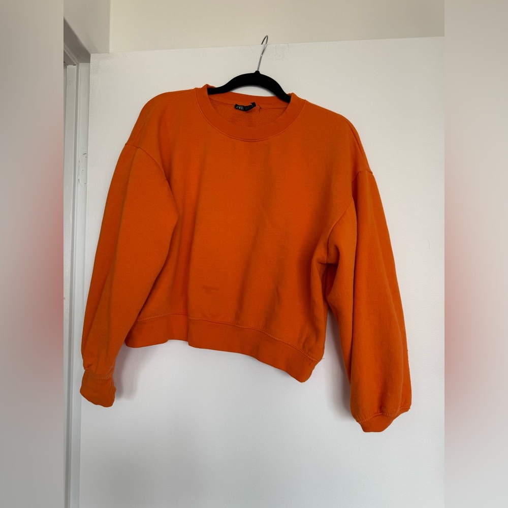 🛍️ZARA SET. FYI THEY ARE TWO DIFFERENT COLOURS